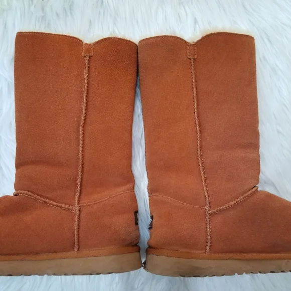 COPY - UGG Chestnut Boots Color Brown SIZE 9 . - Picture 12 of 17